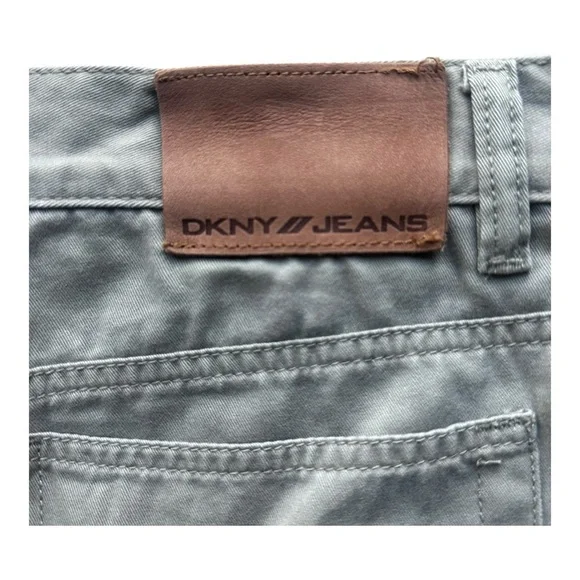 DKNY JEANS‎ Women’s Shorts Size 8 Color Khaki - Picture 4 of 6